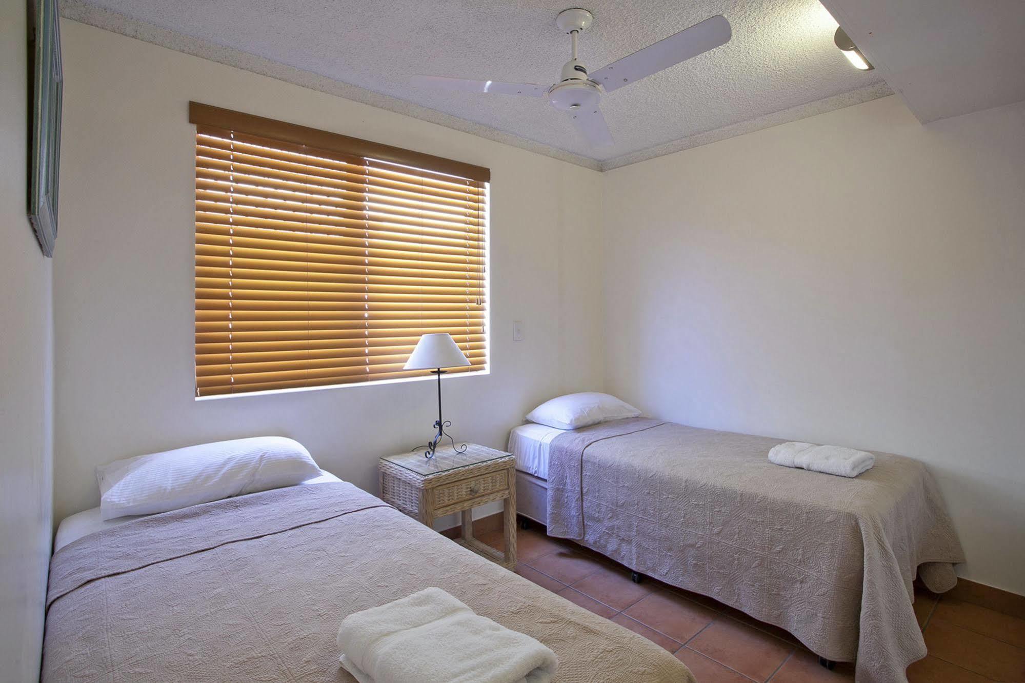 Cayman Quays Motel Noosaville Exterior photo